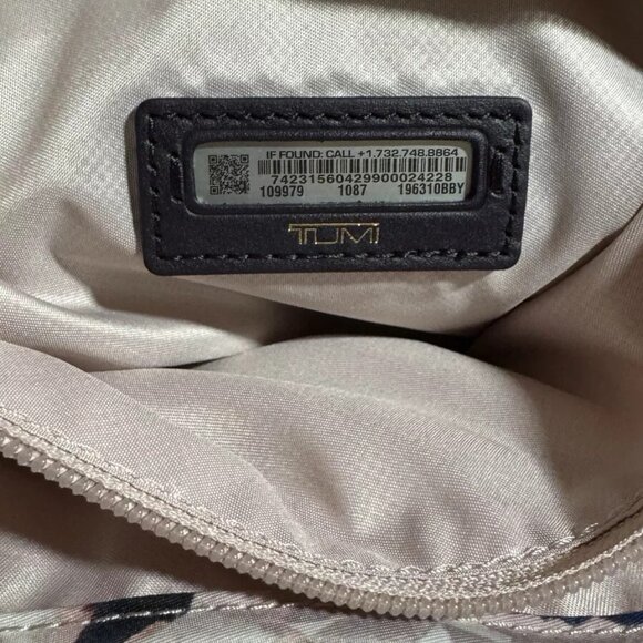 TUMI VOYAGEUR MAUREN TOTE PURPLE NWOT - Picture 8 of 11